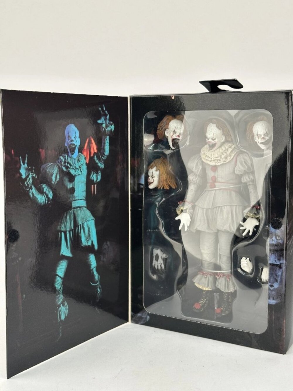 Stephen King's Movie IT Pennywise Well House 2017 7" Moveable Action Figure